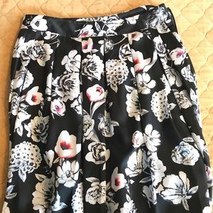 Fully lined BHWM floral skirt size 10